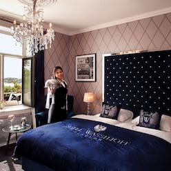 hotelbroom