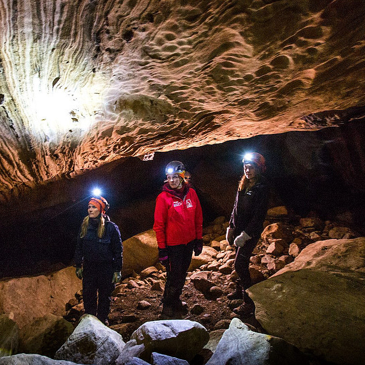 Grottetur i Øyfjellgrotta
