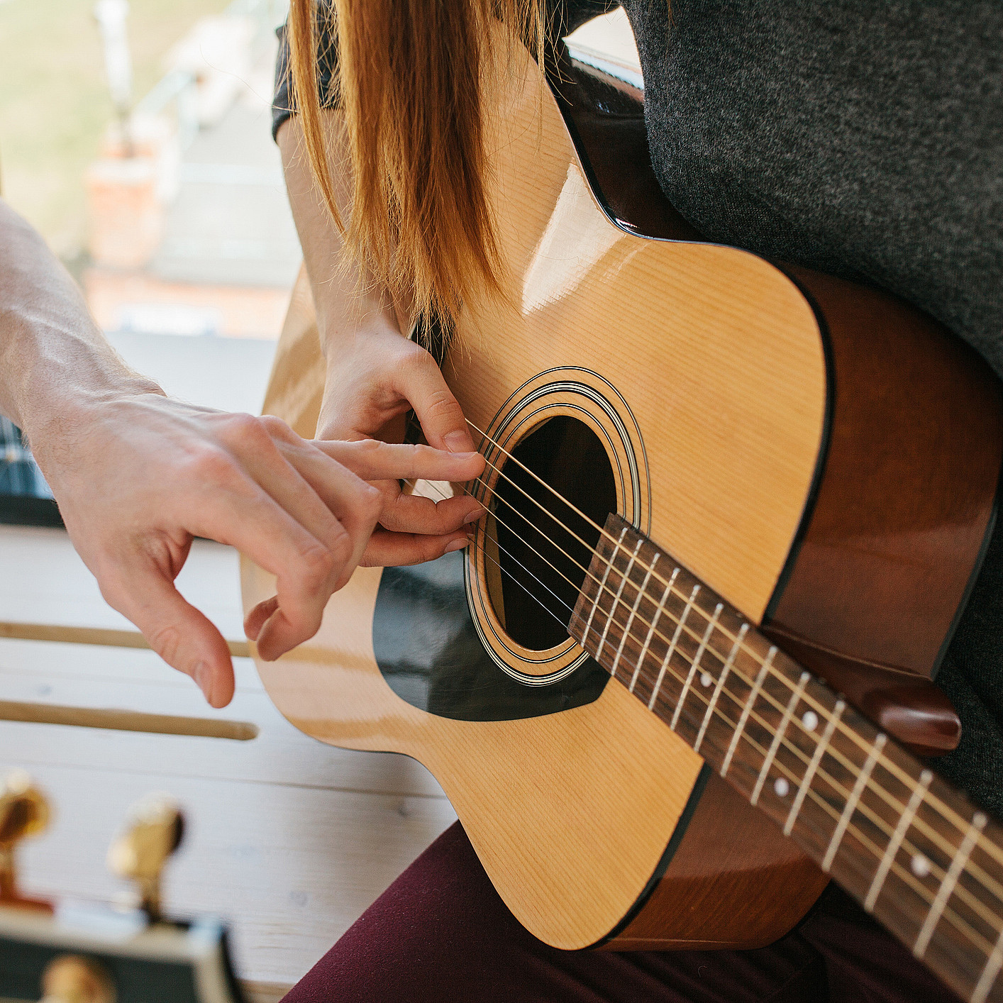Lær å spille gitar