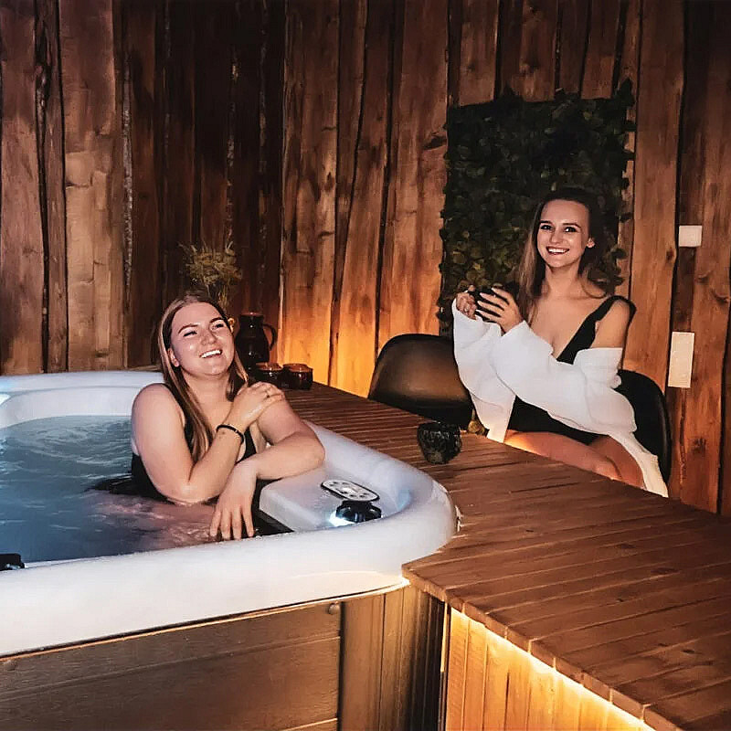Spa, massasje, sauna & jacuzzi for to