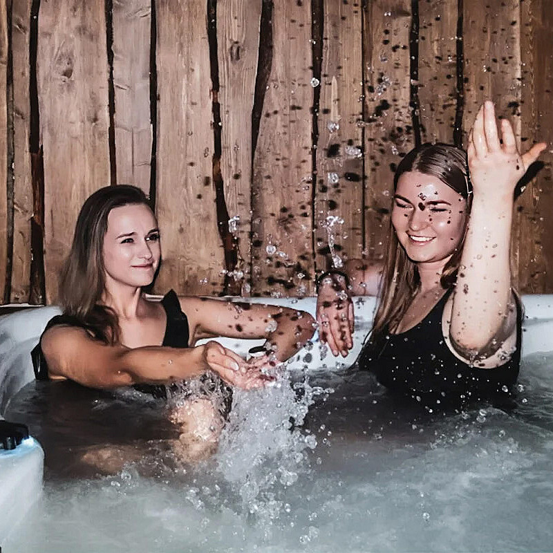 Duo spamassasje, jacuzzi & sauna