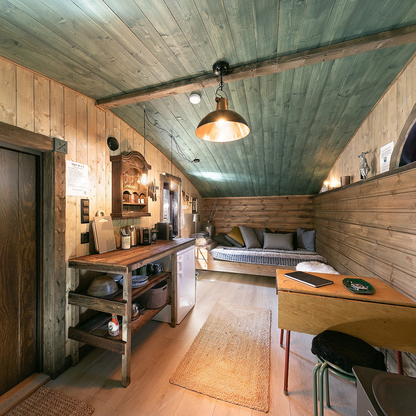 Hobbit Cabin