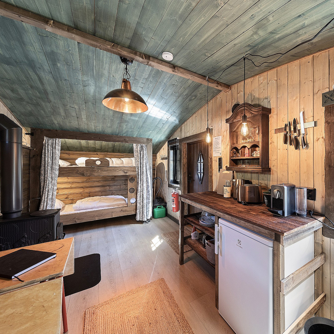 Hobbit Cabin
