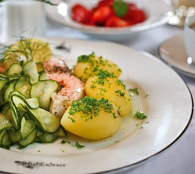 Hjuldamper med middag