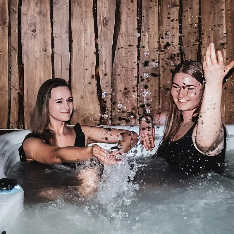 Spa, jacuzzi, badstue & kroppsskrubb