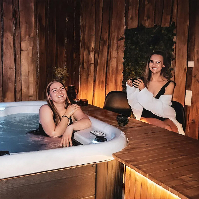 Spa, massasje, sauna & jacuzzi for to