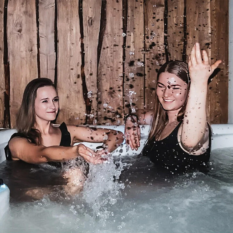 Duo spamassasje, jacuzzi & sauna