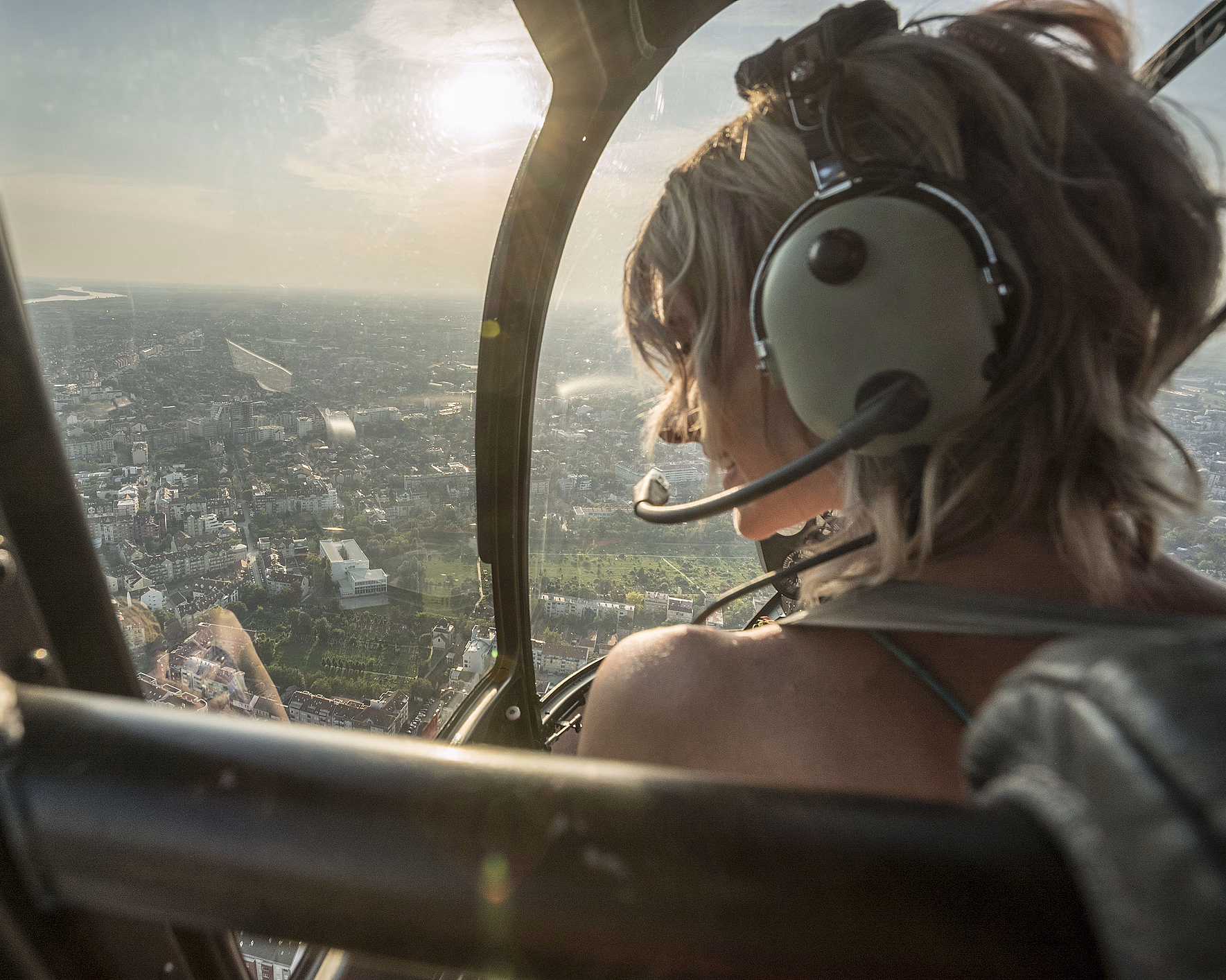 Introduksjon til helikopterflyging for tre - image 1