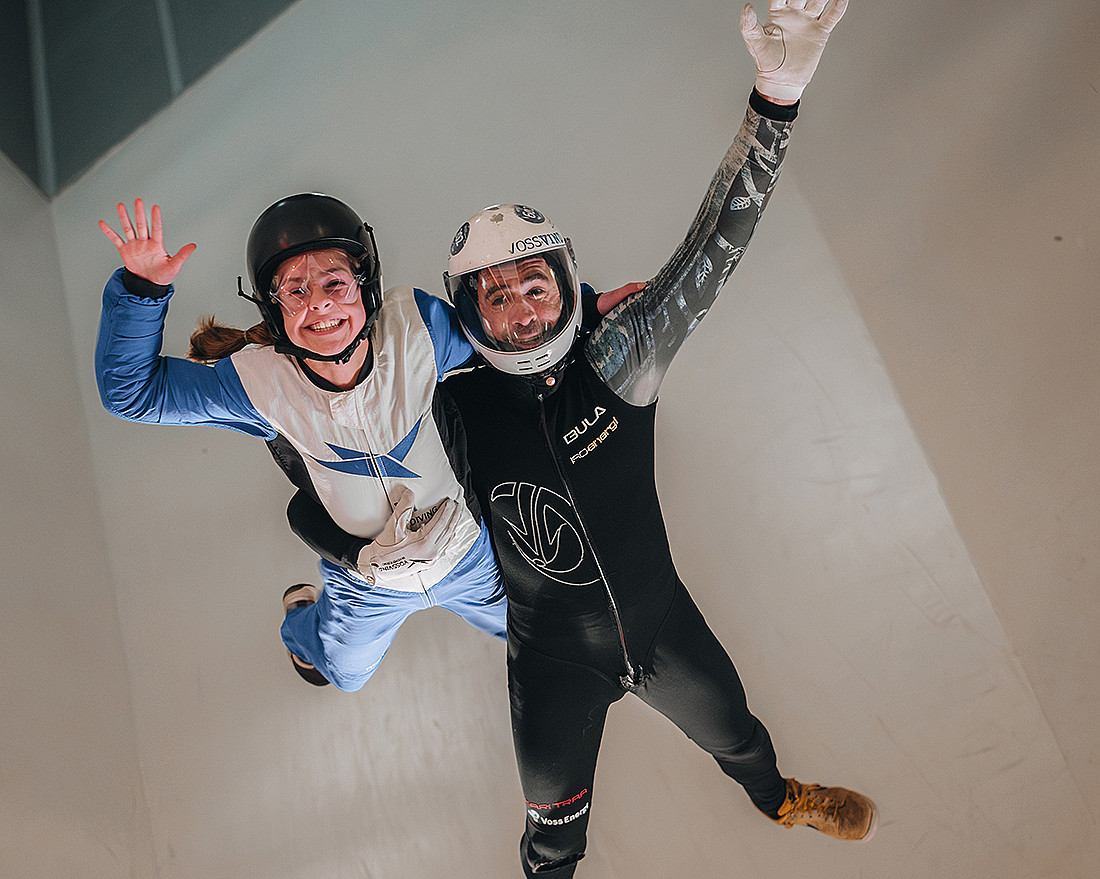 Indoor skydive deluxe