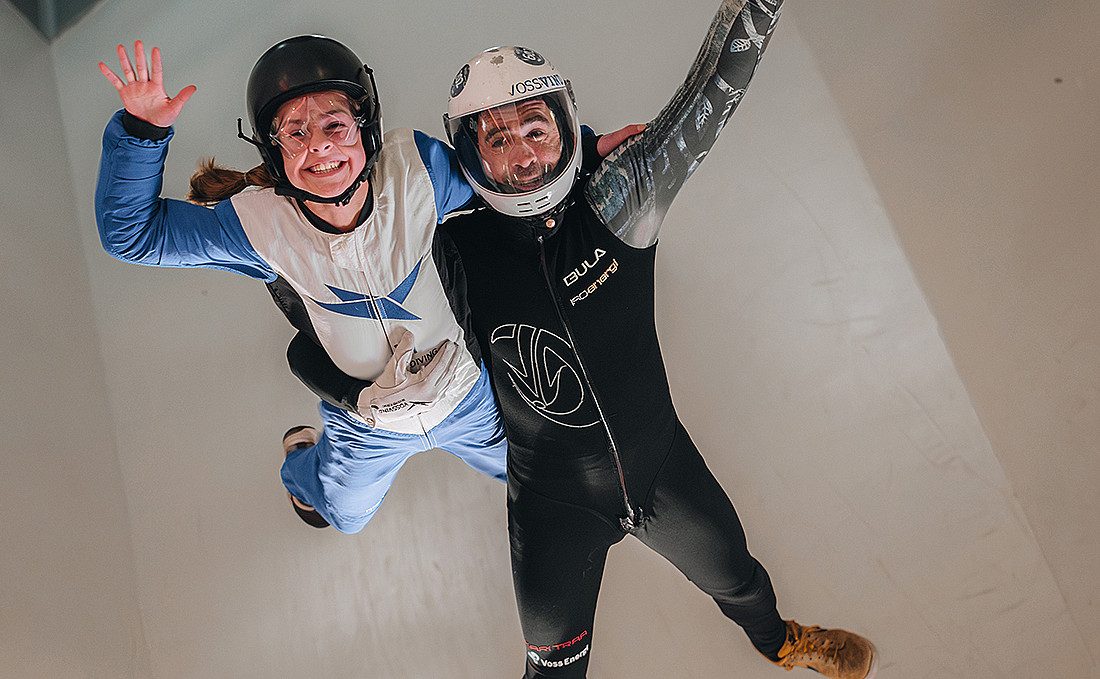 Indoor skydive deluxe