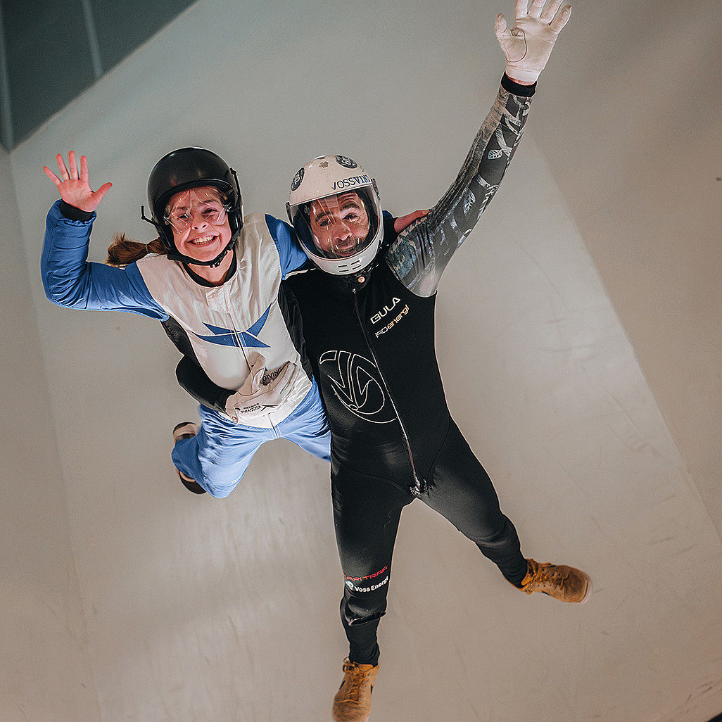Indoor skydive deluxe