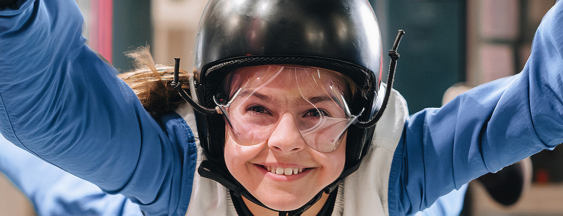Indoor skydive deluxe