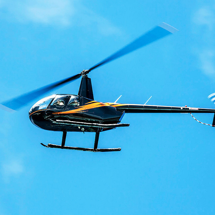 Helikopterleksjon og prøveflyging