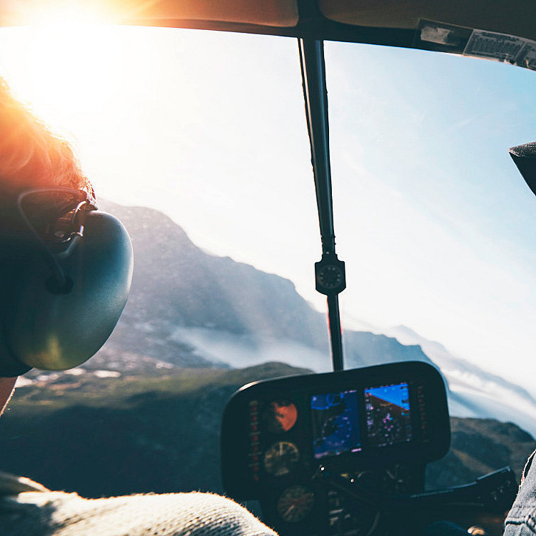 Helikopterleksjon og prøveflyging