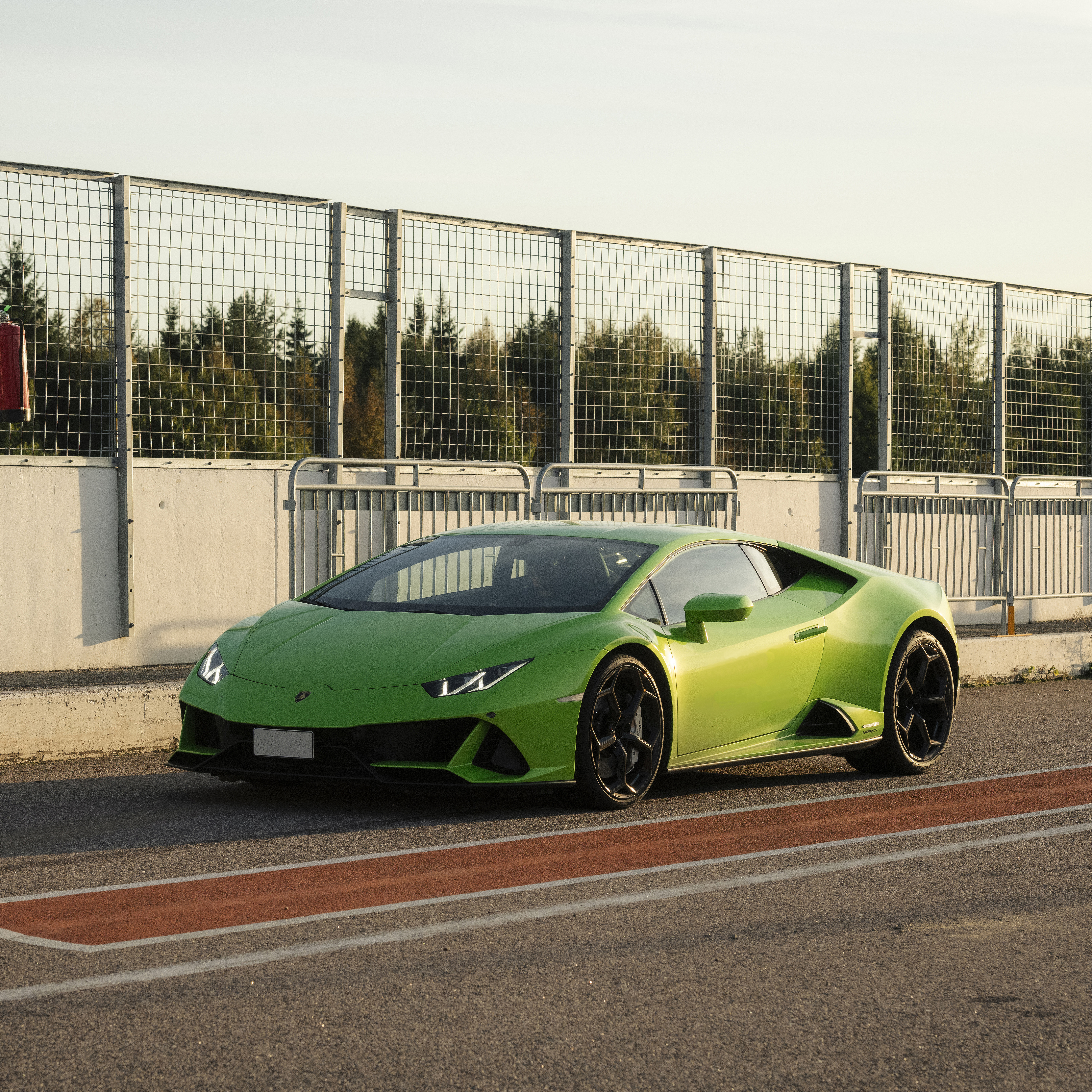 Kjør Lamborghini på racerbane