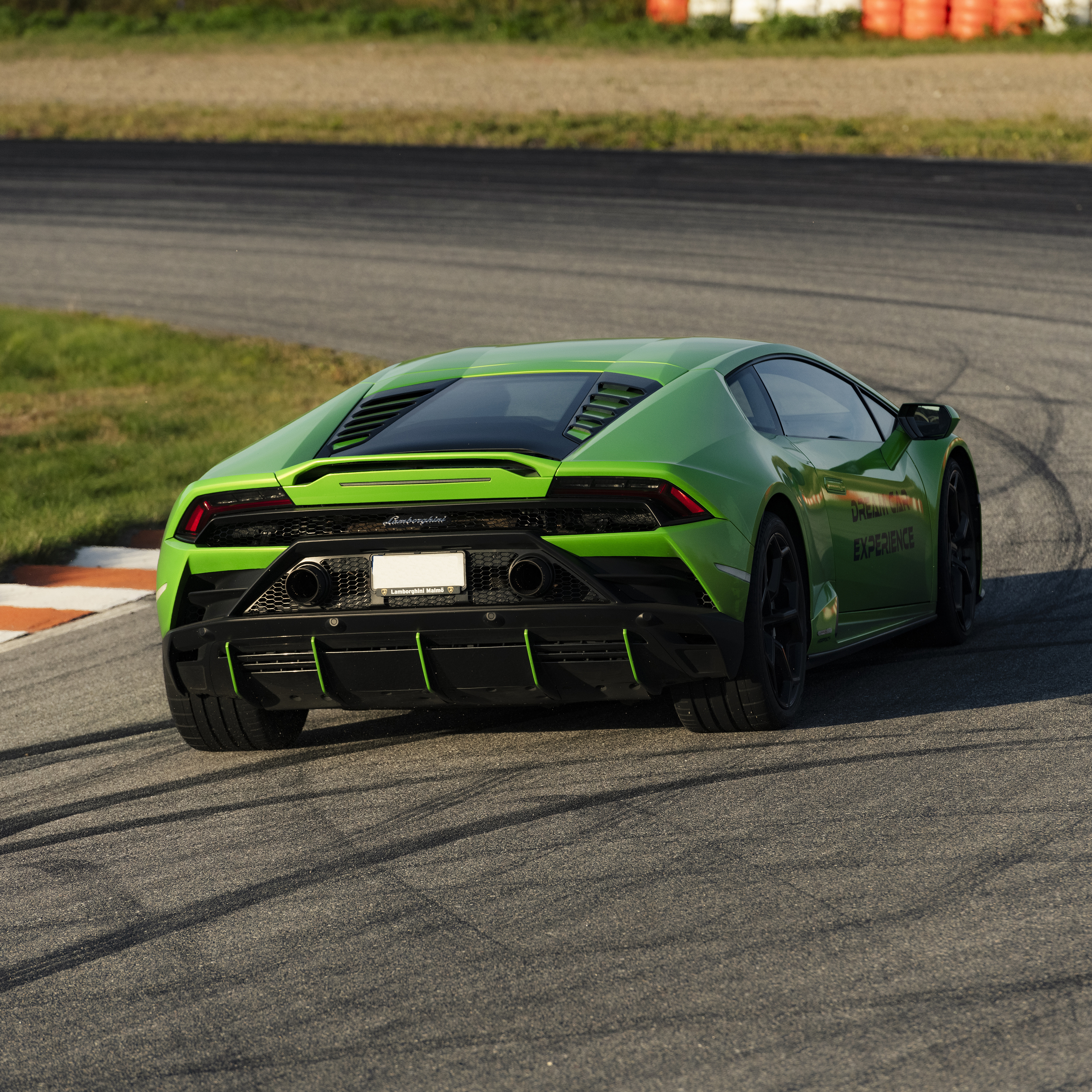 Kjør Lamborghini på racerbane