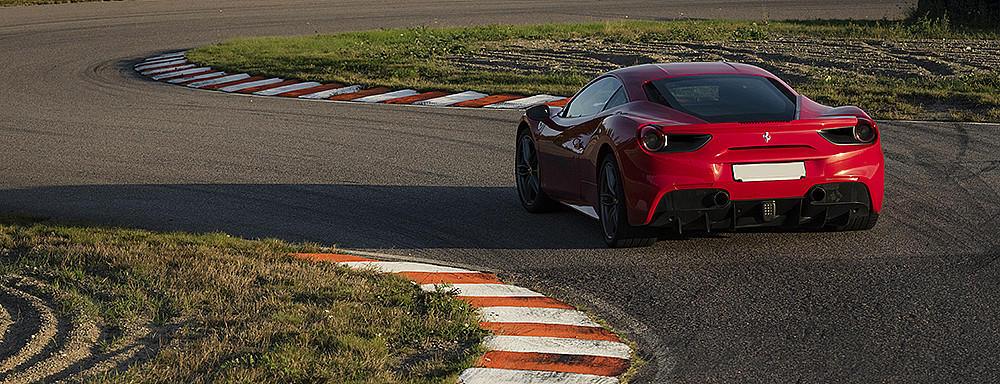 Kjør Ferrari på racerbane