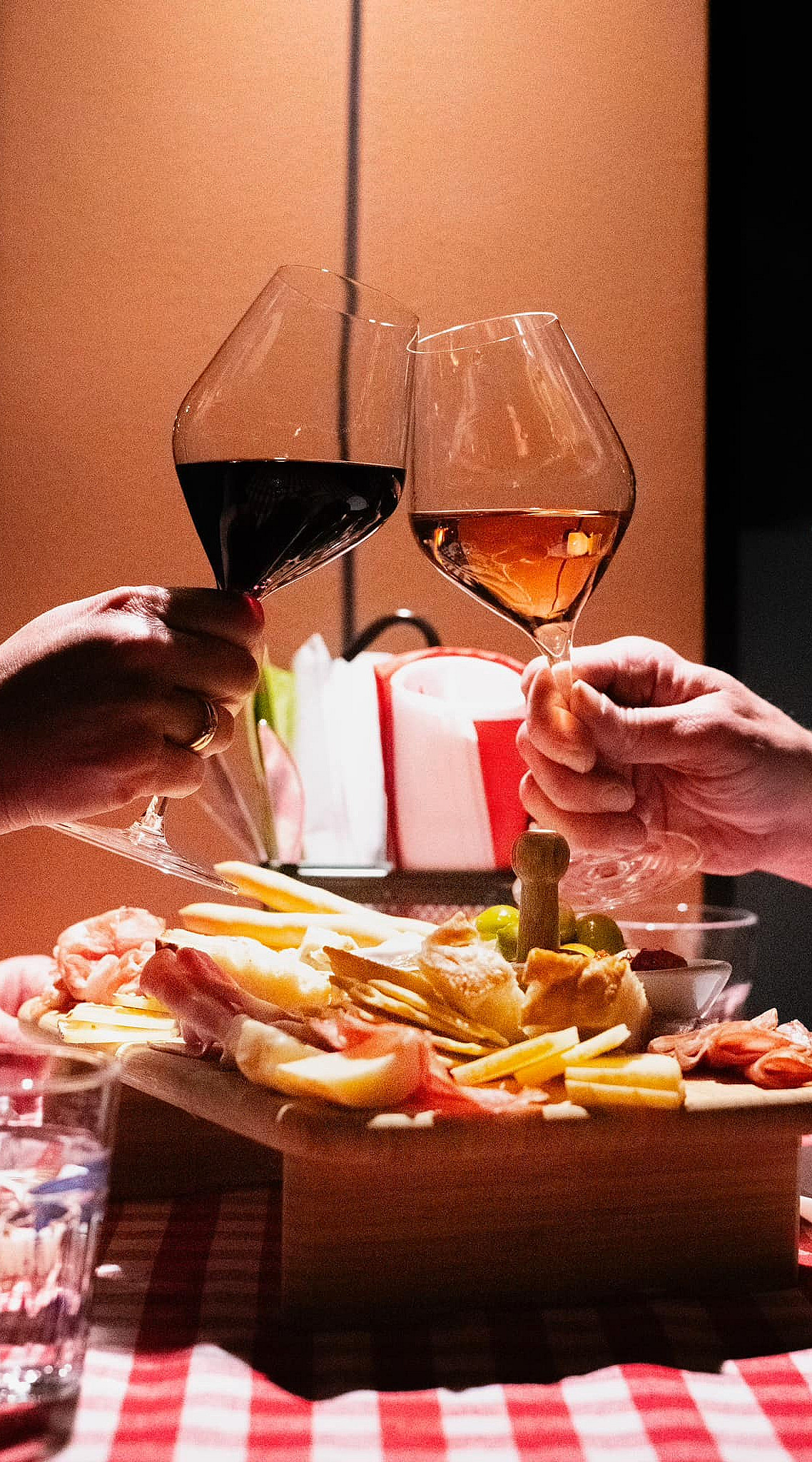 Vinsmaking med ost og spekemat