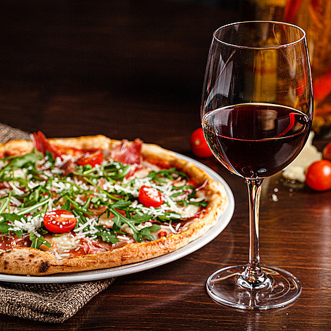 Italiensk pizza og vin for to