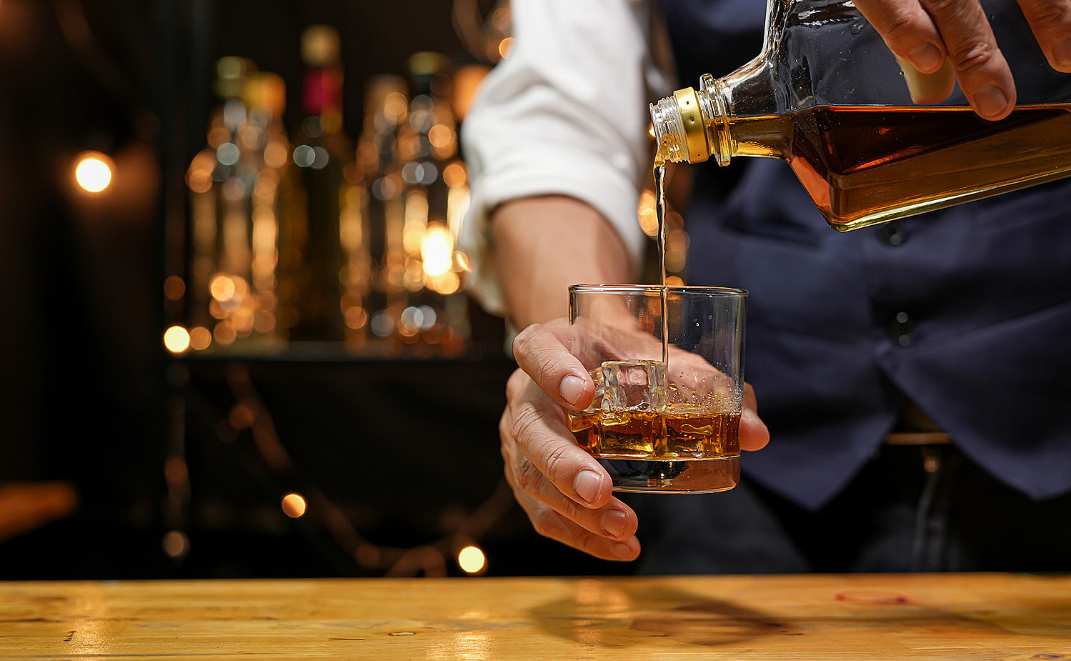 En kveld på whiskybar for to
