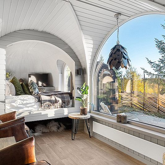 Overnatting i Igloohut