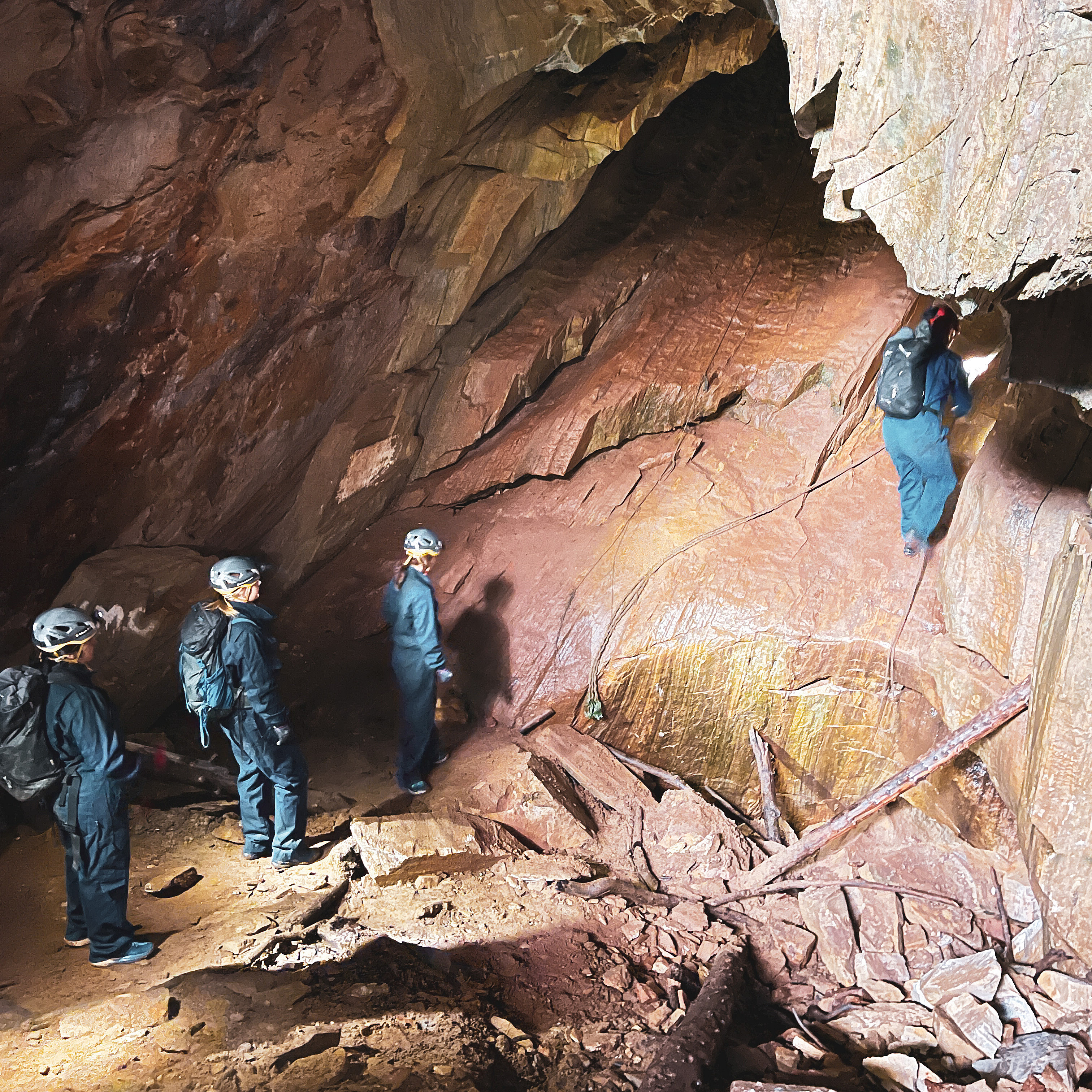 Grottetur i Øyfjellgrotta