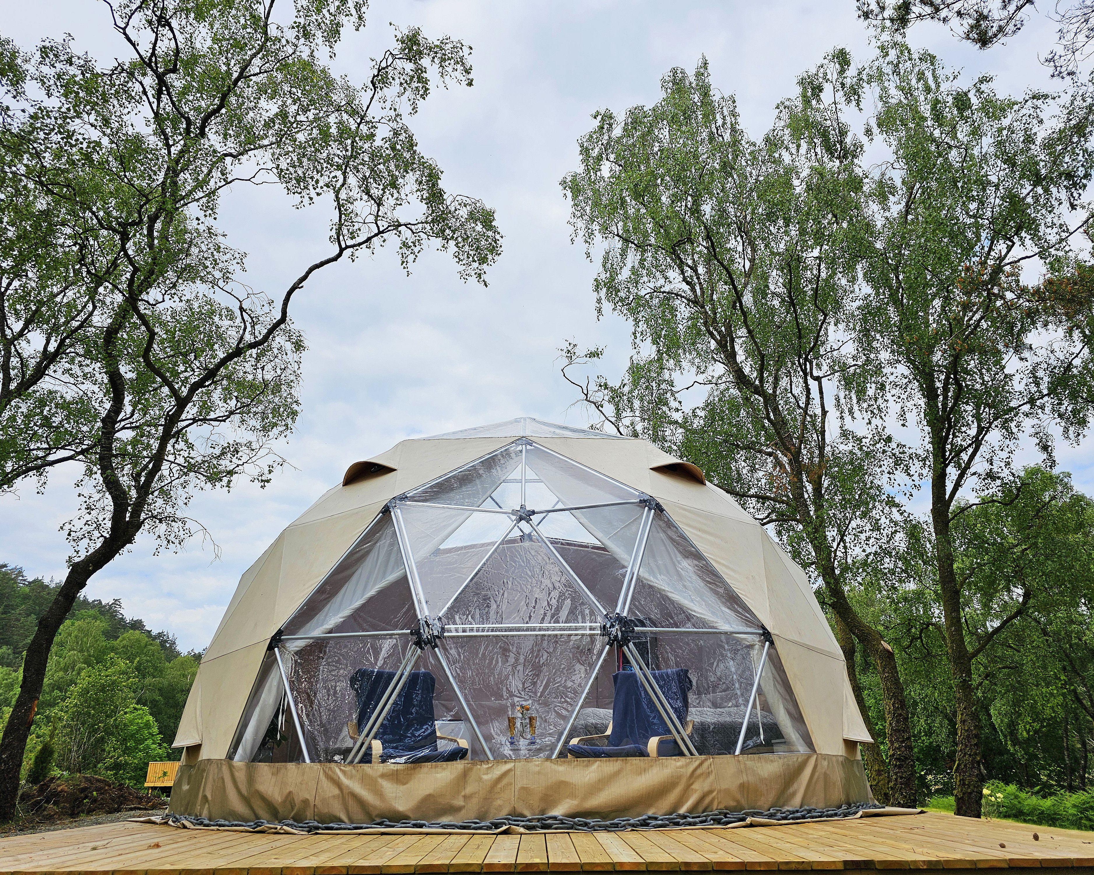 Dome, jacuzzi & sauna