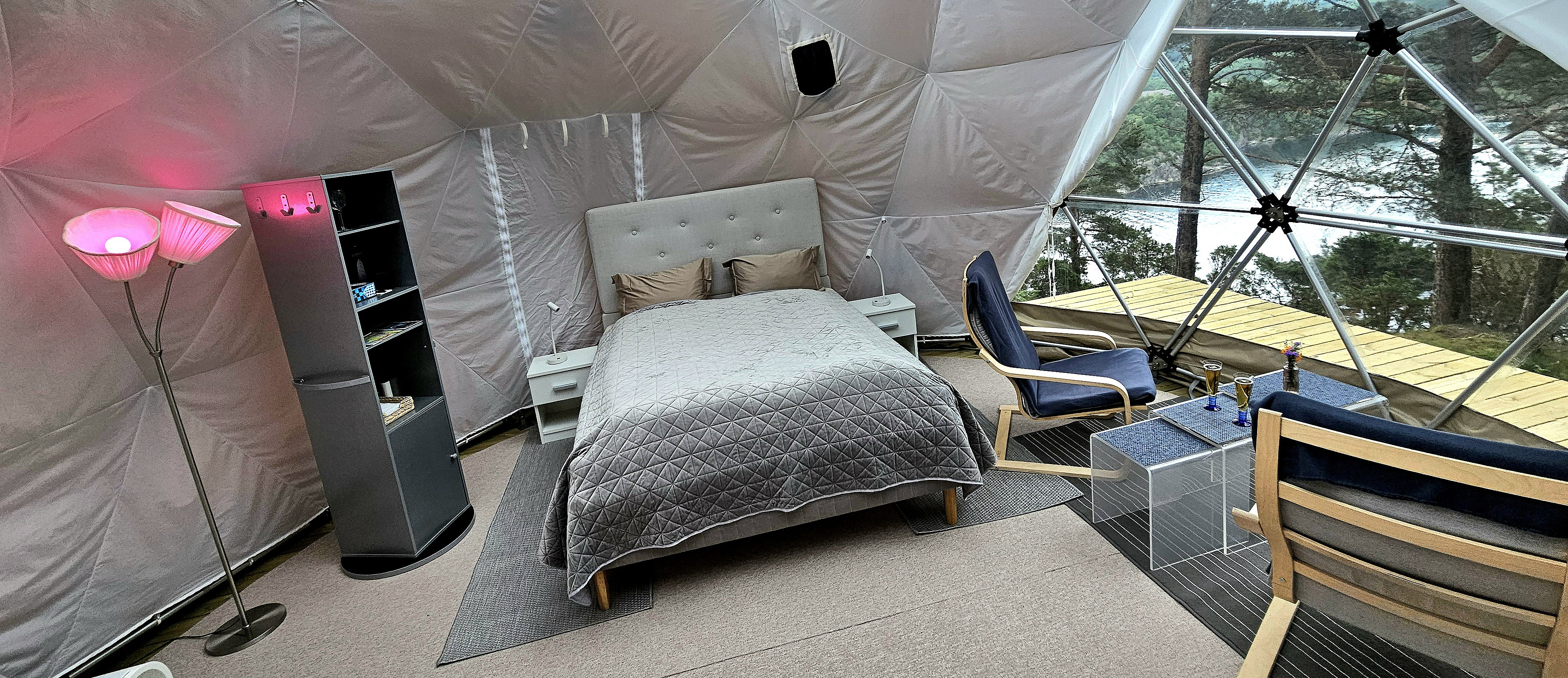 Dome, jacuzzi & sauna