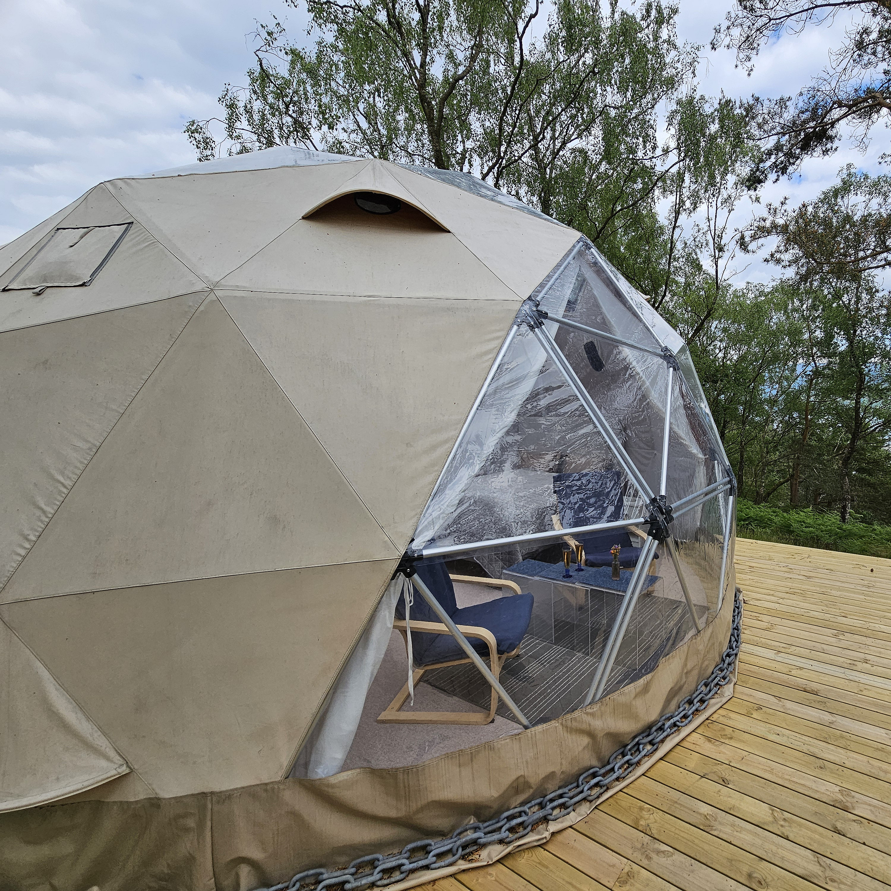 Dome, jacuzzi & sauna