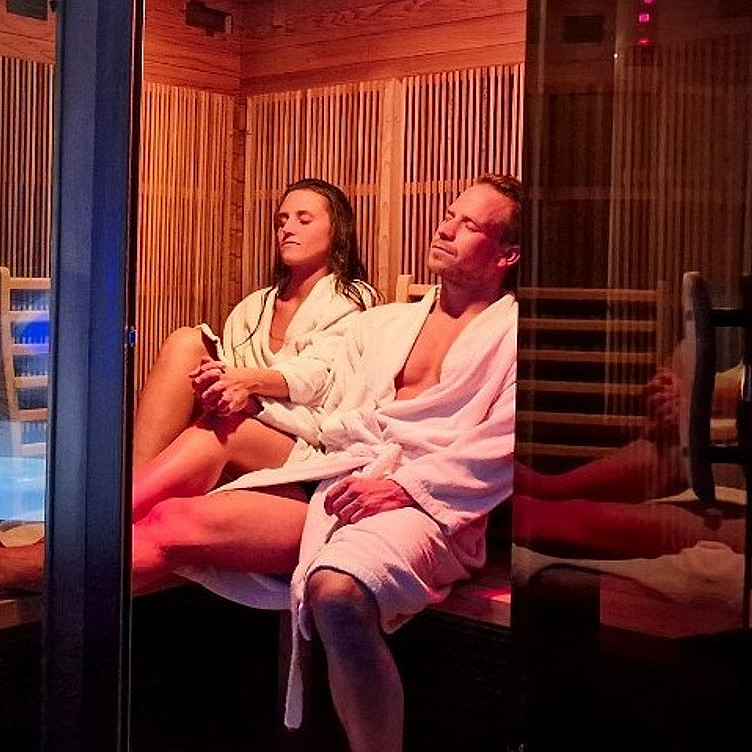 Floating, jacuzzi, sauna & isbad for to