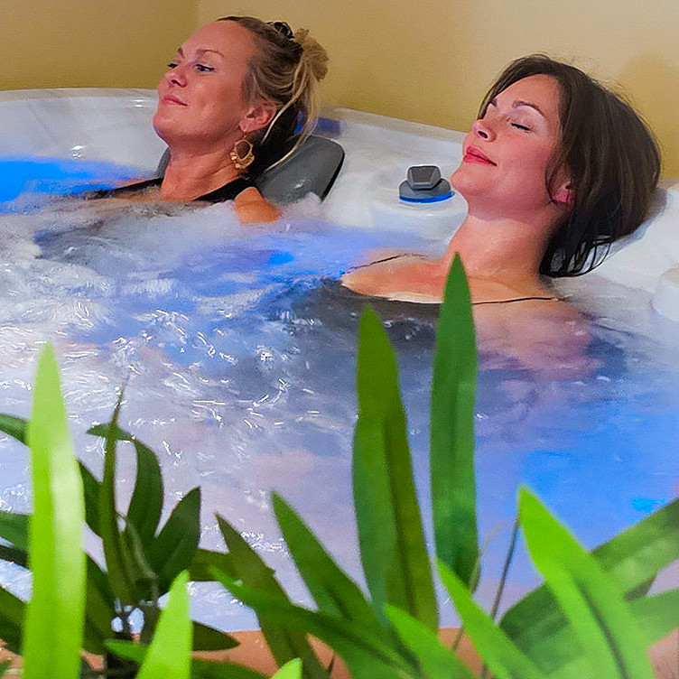 Floating, jacuzzi, sauna & isbad