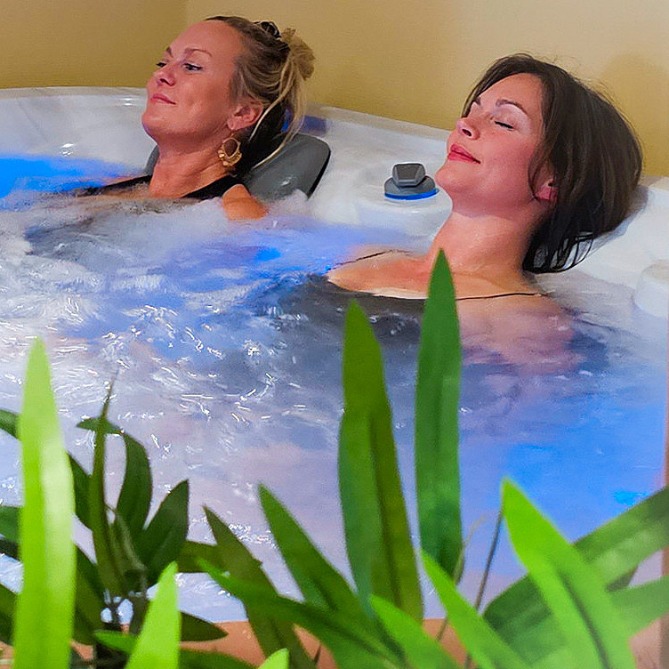 Floating, jacuzzi, sauna & isbad