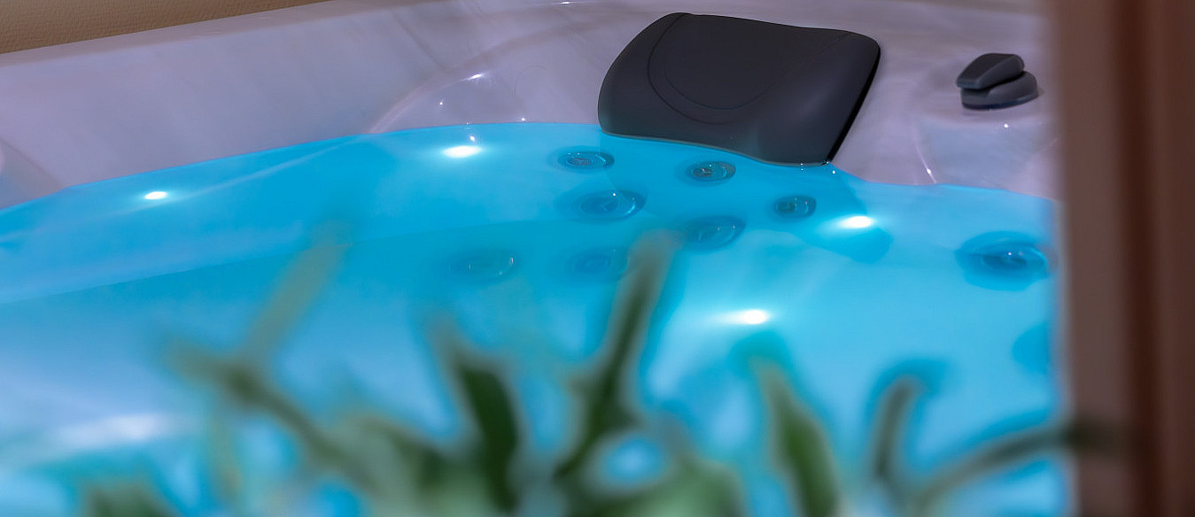 Jacuzzi, sauna & isbad for to
