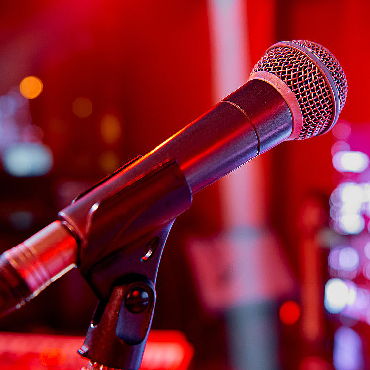 Karaoke Box Date