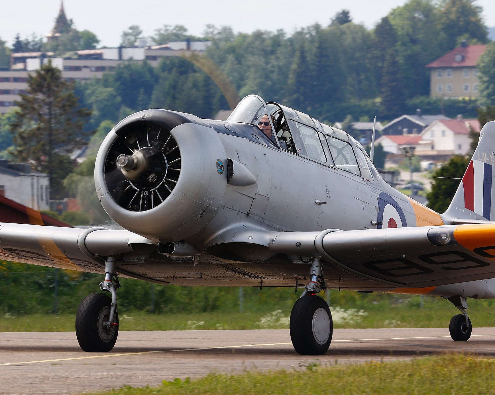 Flytur med Harvard veteranfly