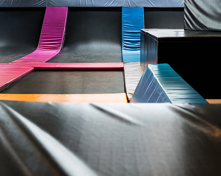 Gøy i trampolinepark