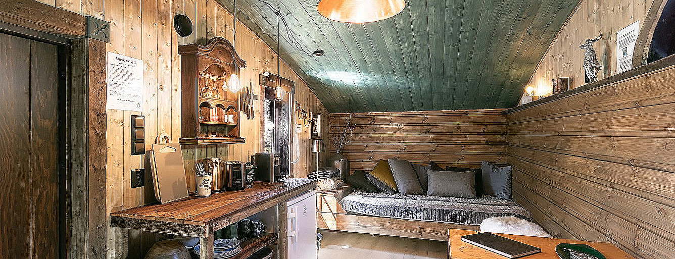 Hobbit Cabin