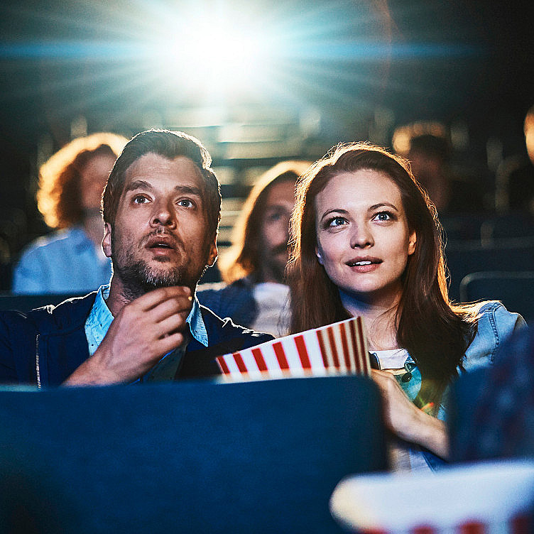 Kinodate med popcorn og brus