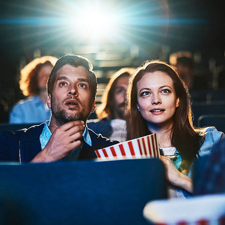Kinodate med popcorn og brus