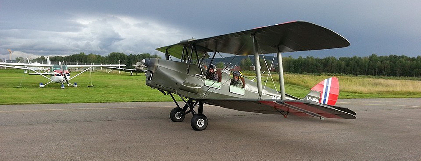 Opplevelsesflyving med Tiger Moth