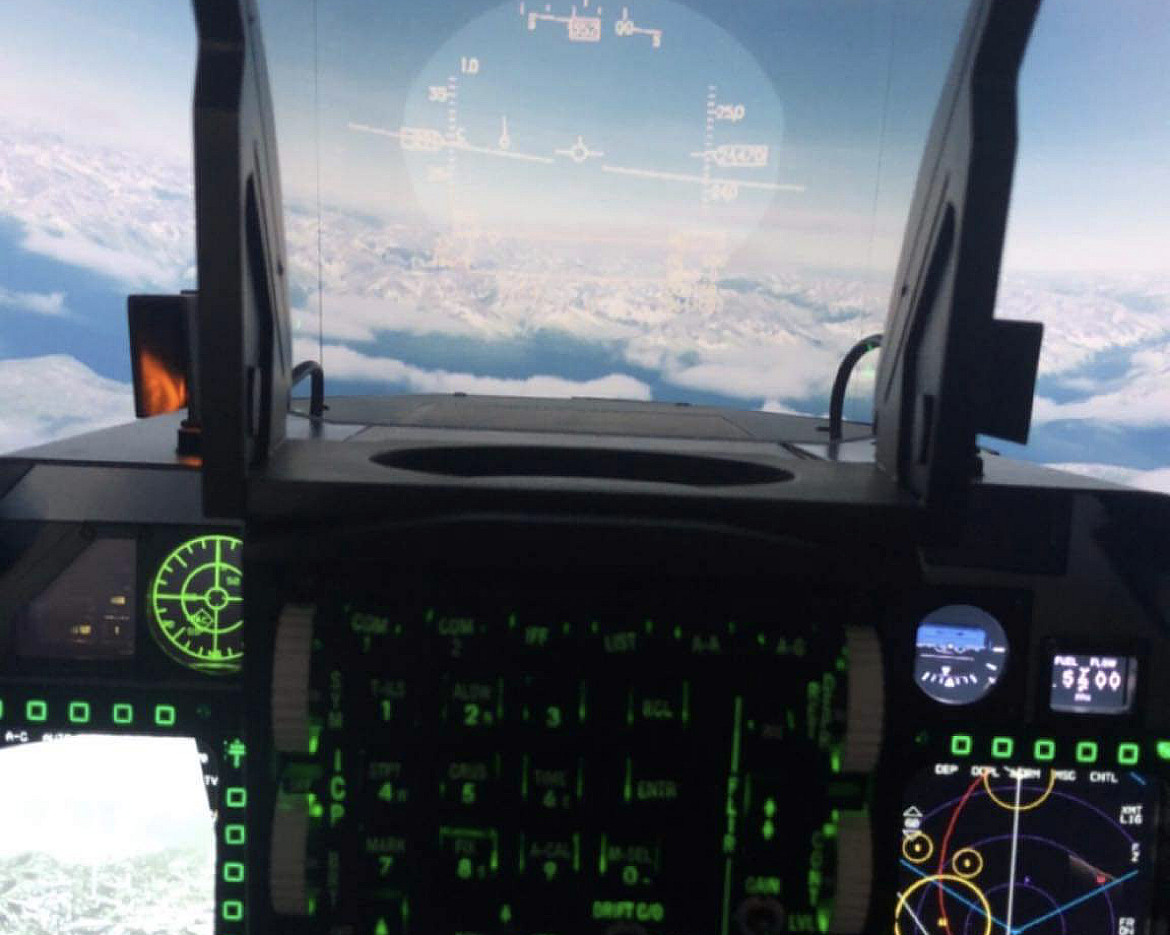 Virtuell F-16 pilot for en dag