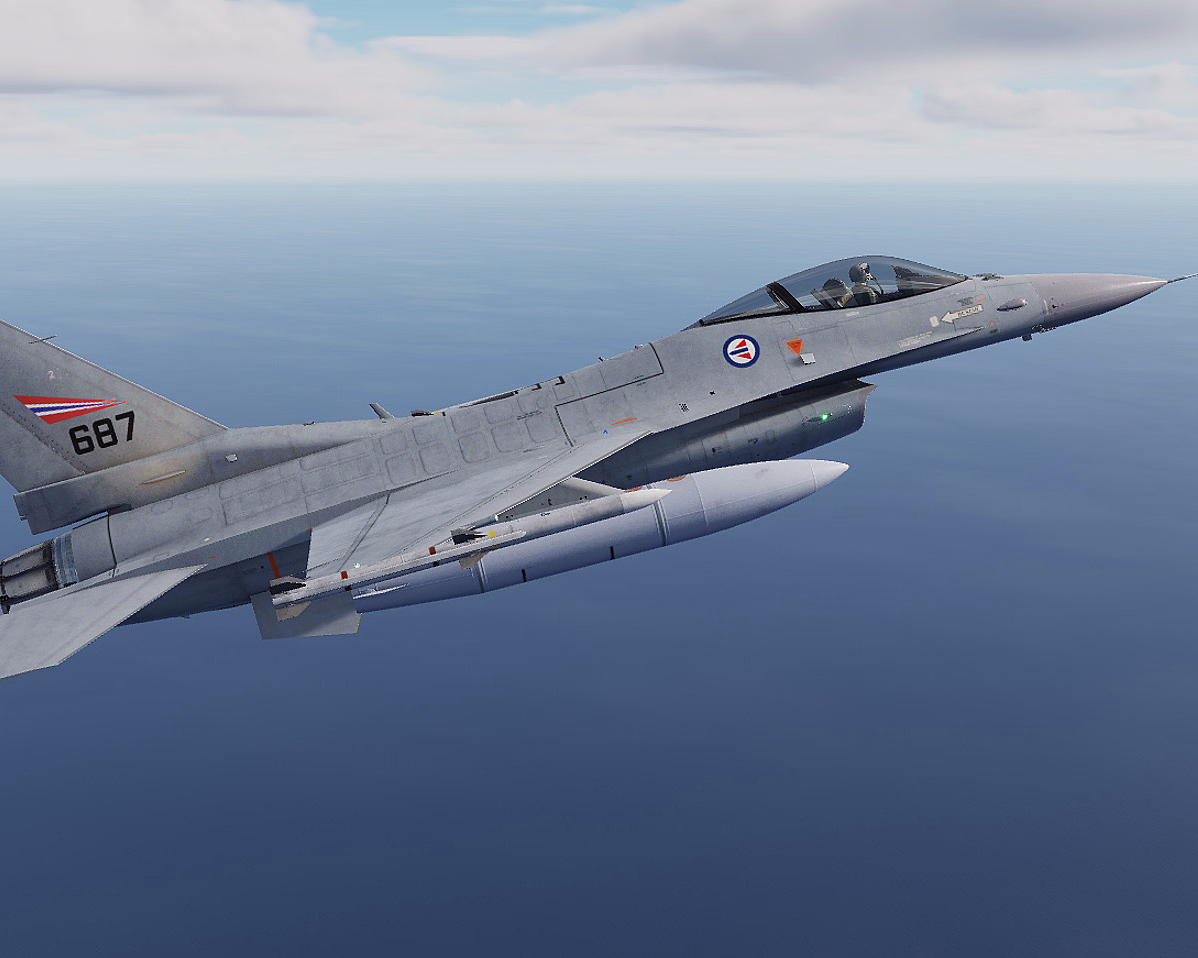 Fly F-16 simulator - image 1