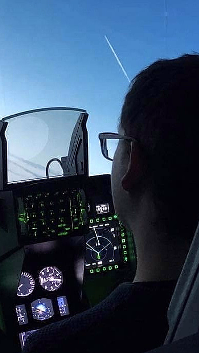 Fly F-16 simulator - image 4