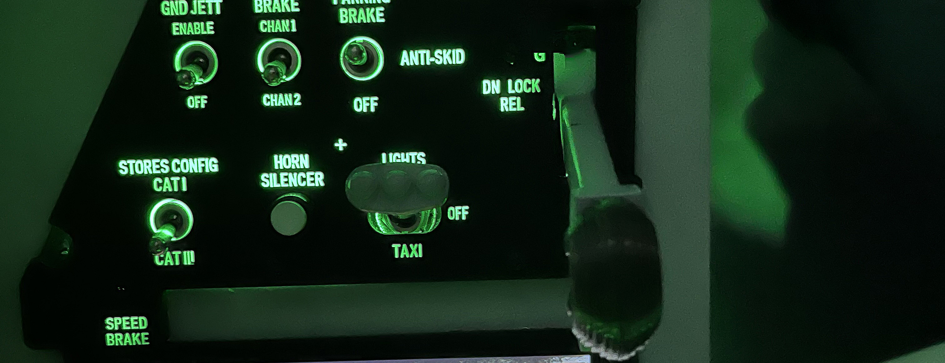 Fly F-16 simulator