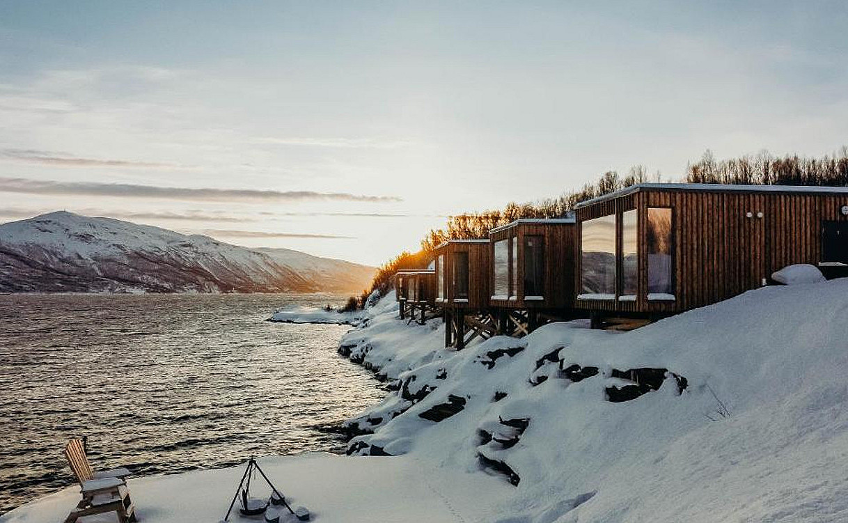 Arctic fjordcabins & destilleriomvisning