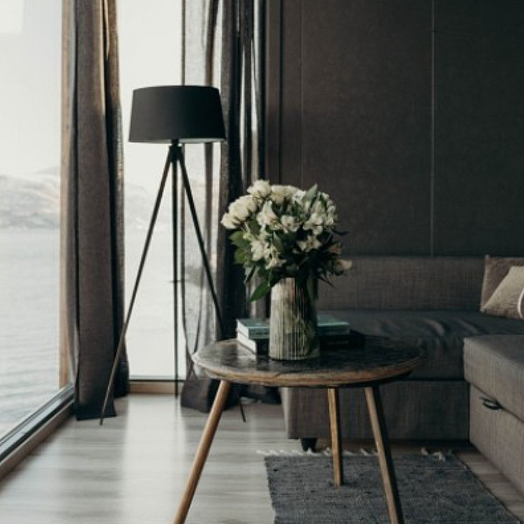 Arctic fjordcabins & destilleriomvisning