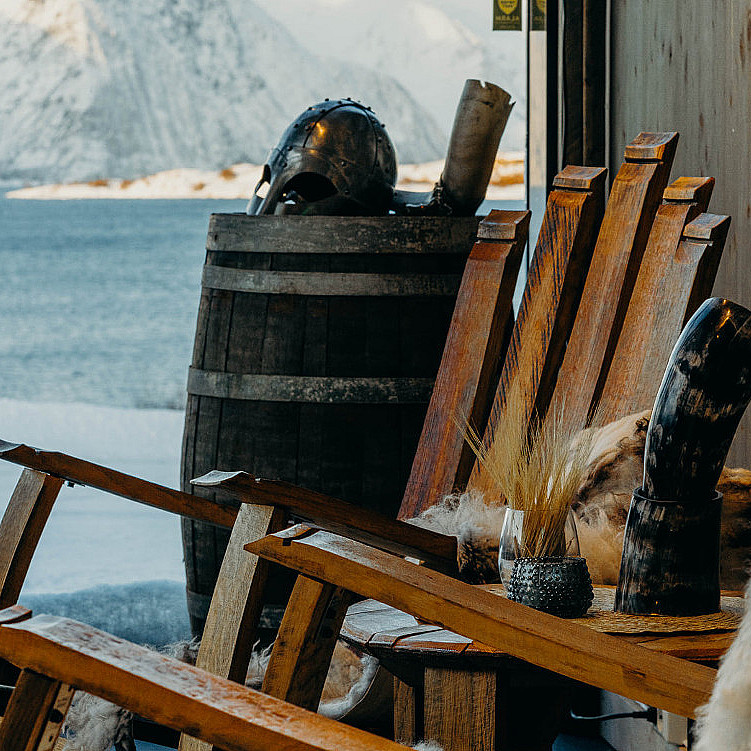 Arctic fjordcabins & destilleriomvisning