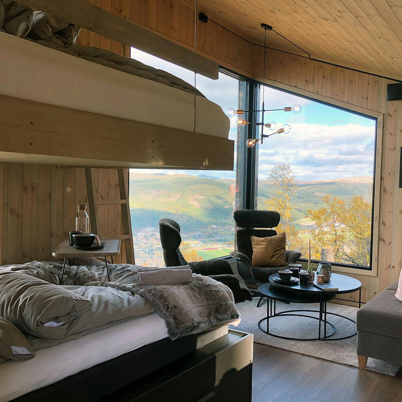 Natt i fjelltopphytte