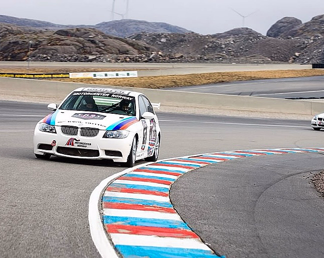 Kjør BMW på racerbane - image 1