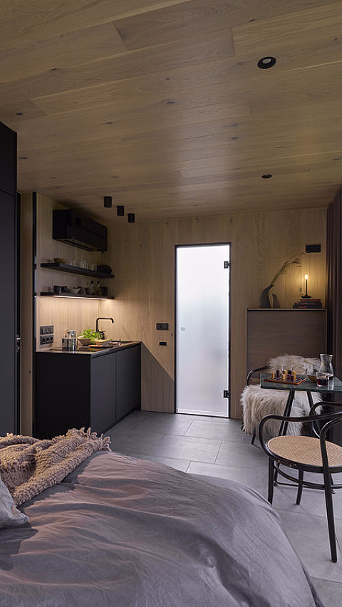Mirror Cabin - image 2